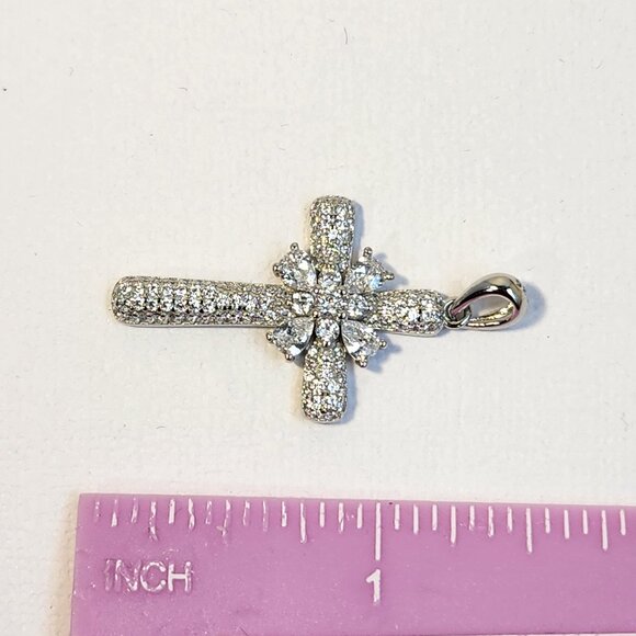 NIB 925 White Diamond Simulant Pave 2.00cts Silver Cross Pendant - Picture 8 of 12